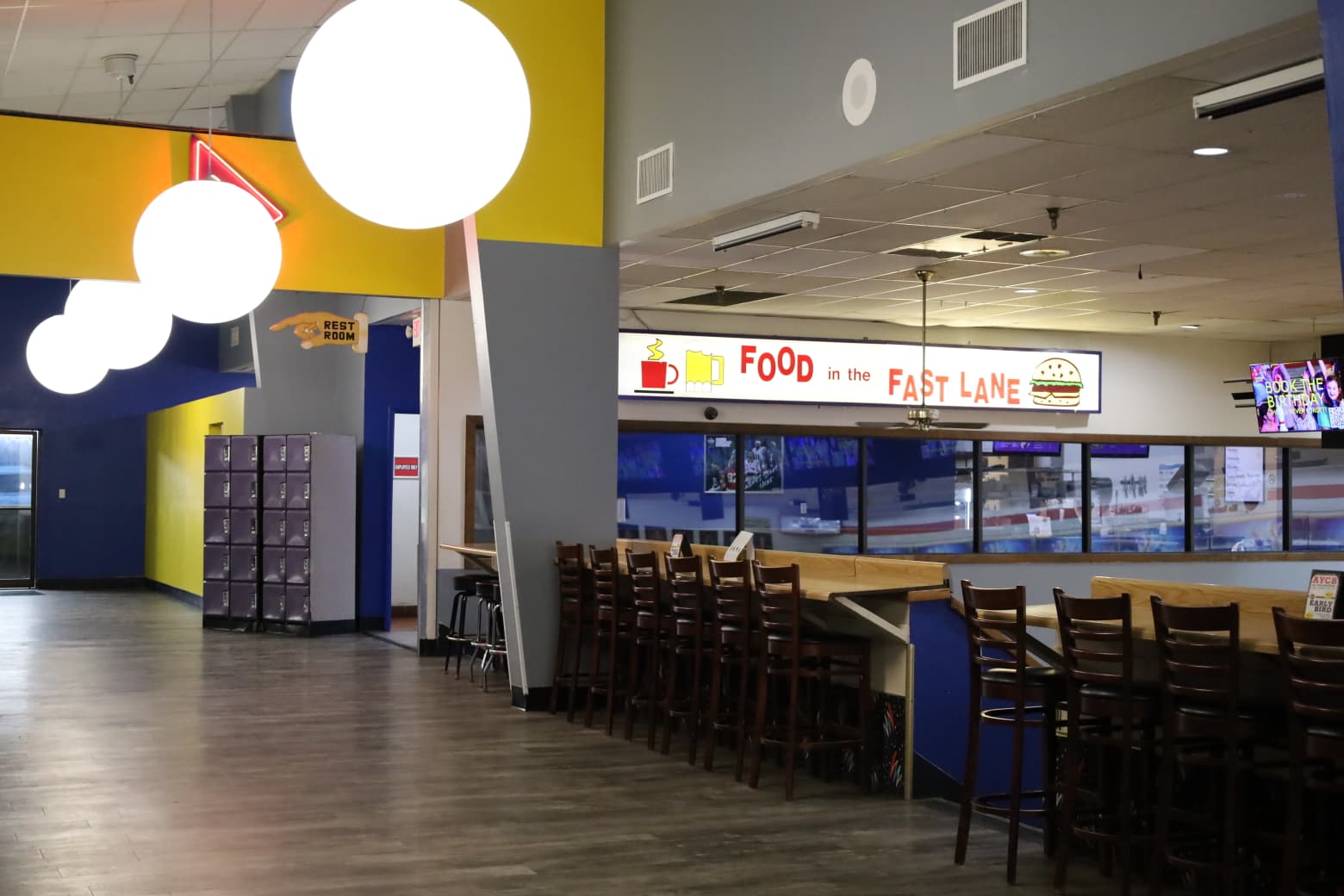 Food in the Fast Lane counter at Tenpins & More